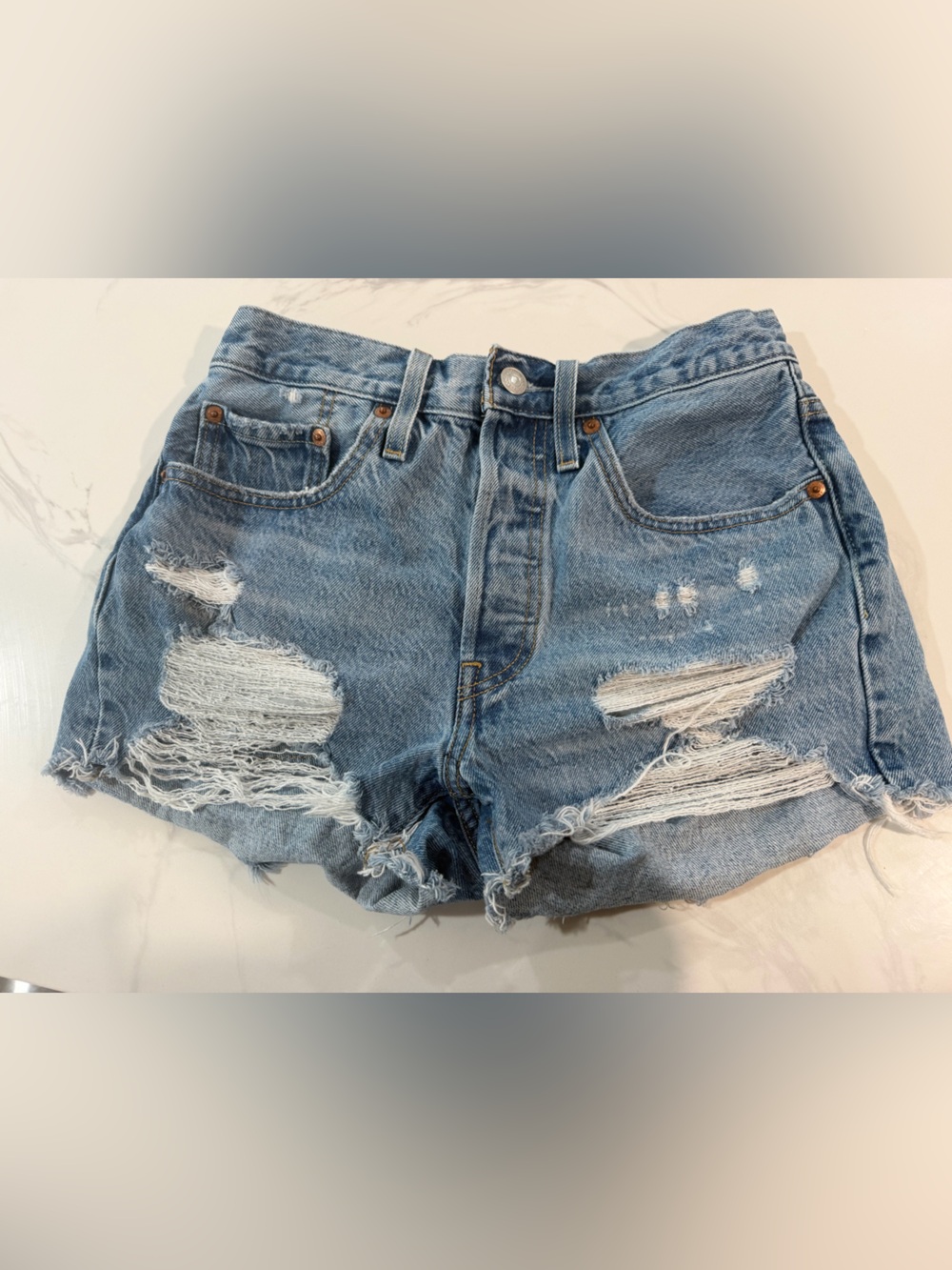 Levi’s 501 shorts size 26